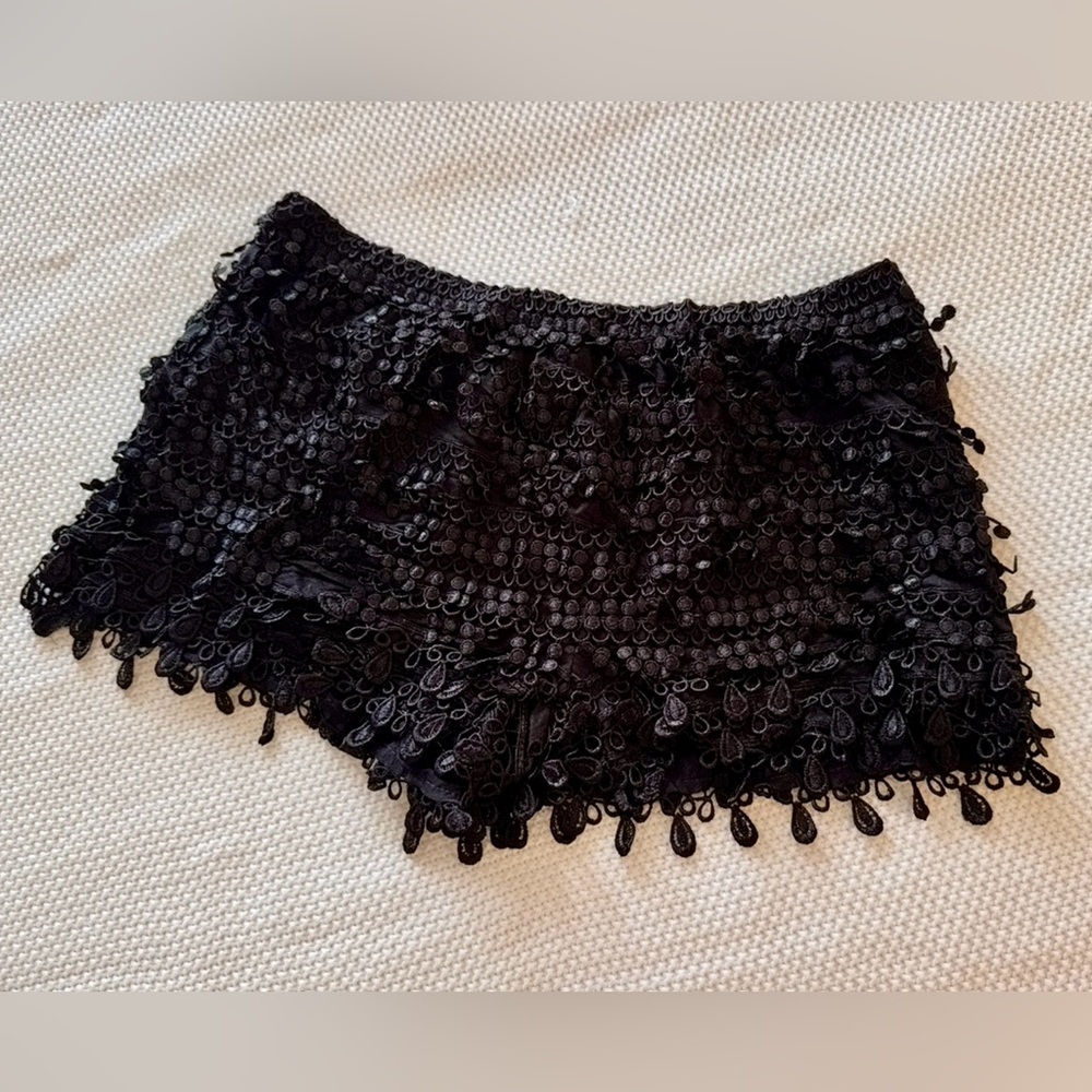 LULU’S Sassy White Lace Shorts 10” - Picture 14 of 14